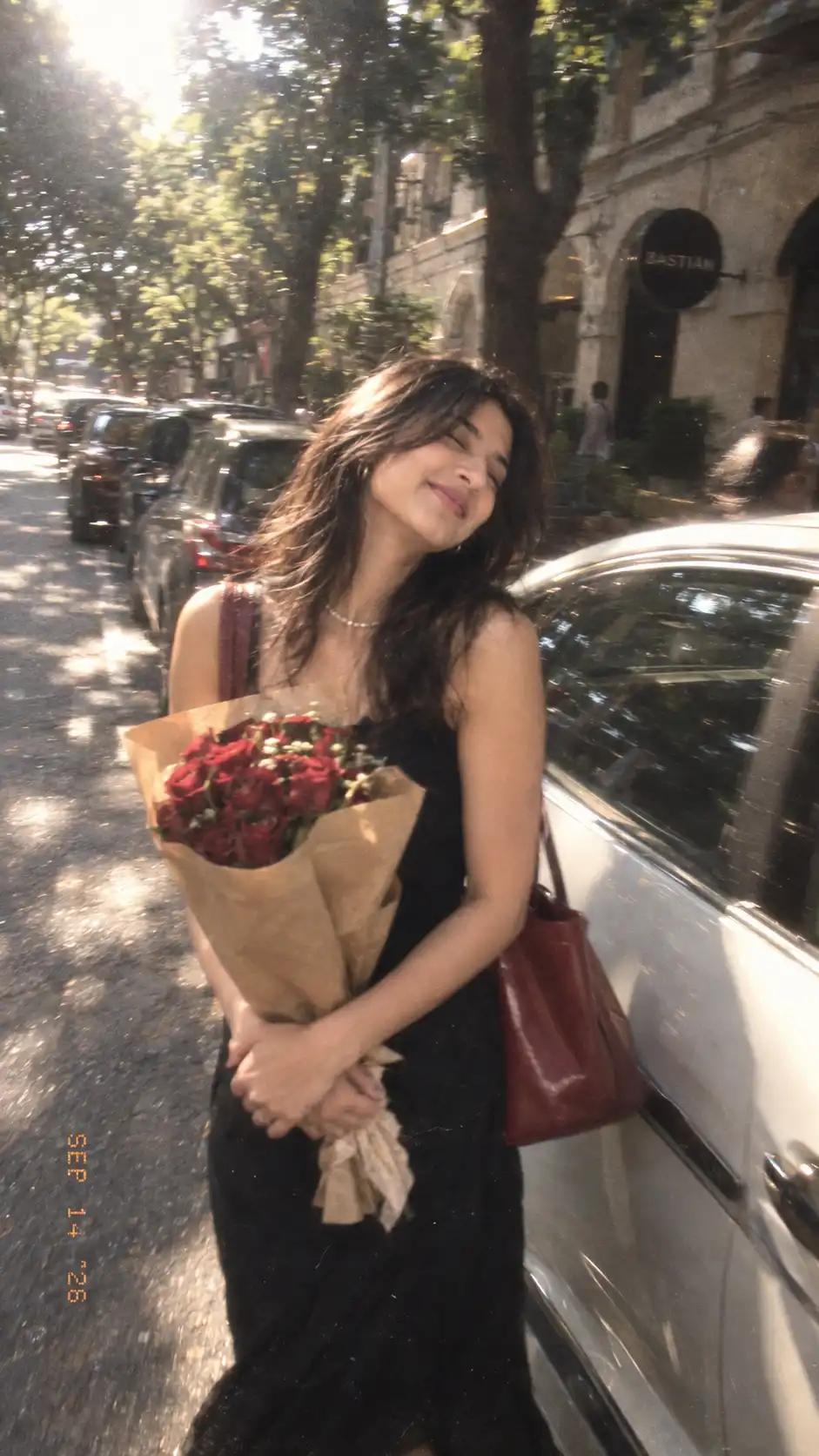Example result for Sunlight Rose Bouquet Street Photo AI image prompt